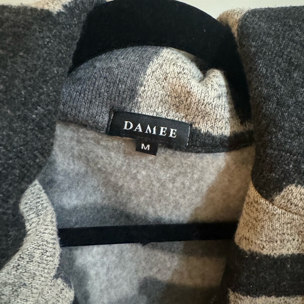 Damee Jacket Size Medium Good Condition - image 2